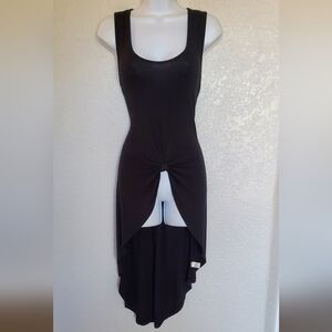 💚5/$25 Black Sleeveless Twist Front Long Back Nix Jersey Knit Tank Top